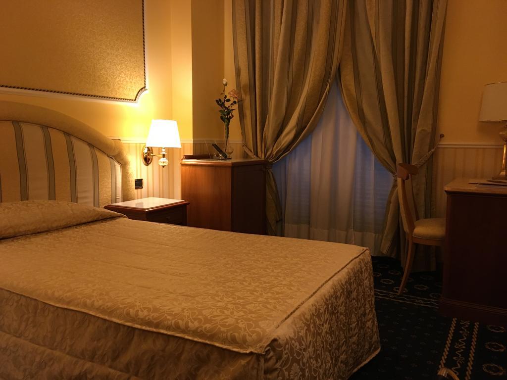 アンドレオラ セントラル ホテル ミラノ エクステリア 写真
