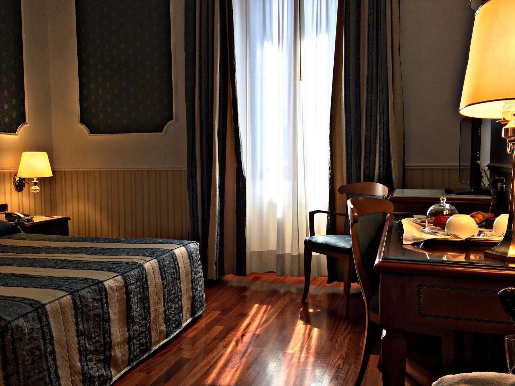 アンドレオラ セントラル ホテル ミラノ エクステリア 写真